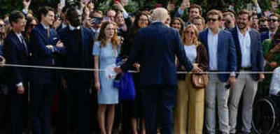 Nearly 100,000 federal workers resign, largest mass resignation in history