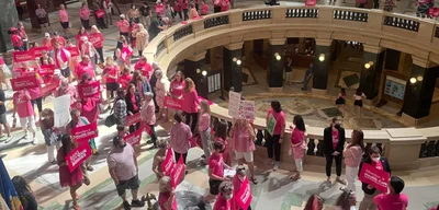 Planned Parenthood clinics in Wisconsin suspend all abortions after funding block