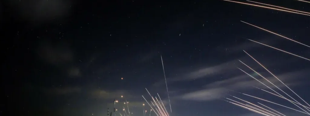 Israeli Air Defenses Successfully Intercept Rocket from Gaza, Preventing Potential Casualties