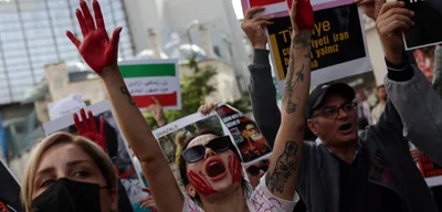 Istanbul police block Iranian opposition protesters near consulate