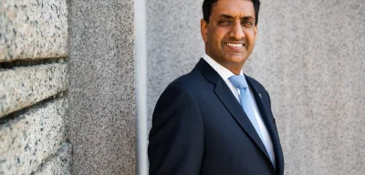 Powerful Elite Shielded as Democrats Demand Epstein Files Be Made Public