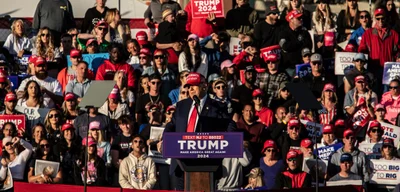 Trump Threatens to Bomb Moscow While Fundraising for $25 Million from Donors