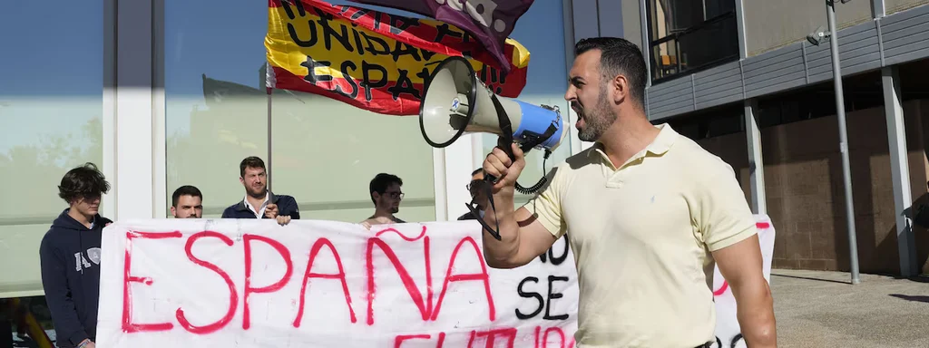 1,700 Far-Right Extremists Conspire to Hunt Immigrants in Spain as Violence Erupts