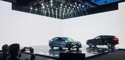 Pakistan's EV Revolution Faces $3,600 Barrier as Wealthy Buy Luxury while Drivers Struggle