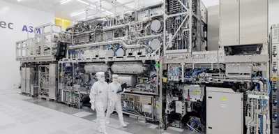 ASML's Growth Stalls While Executives Rake in Billions Amid Global Economic Turmoil