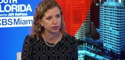 32 Detainees Crammed into Cages at Alligator Alcatraz with Worm-Infested Meals