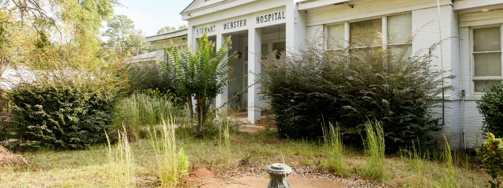 Rural Hospitals Vanishing While GOP Gains: 45% More Closures in Red States Fueling Healthcare Crisis