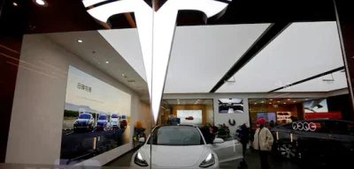 Elon Musk's Betting Blunder Costs Fans Thousands as Robotaxi Hopes Crash