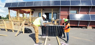 Renewable Energy Boom Surges as Fossil Fuels Collapse Under Pressure