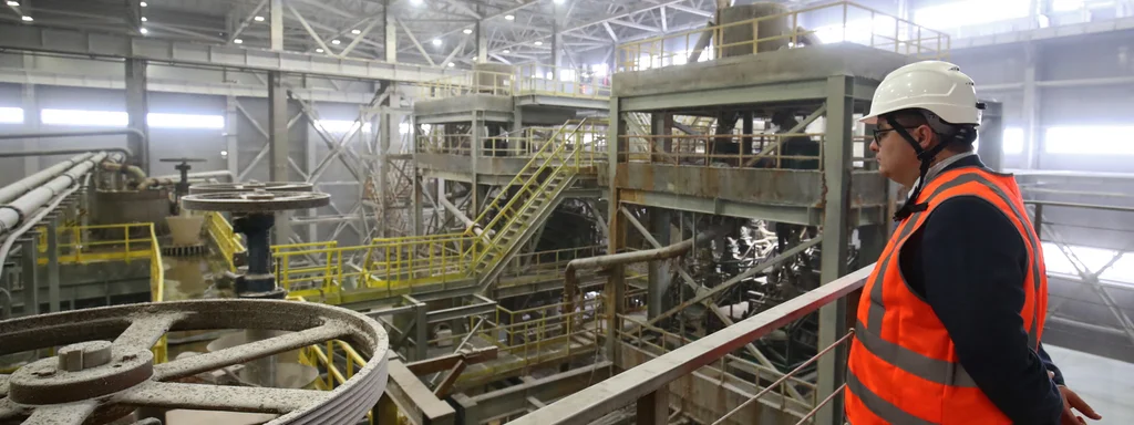 Russia's Manufacturing Sector Plummets 5% as Economy Teeters on Recession's Edge
