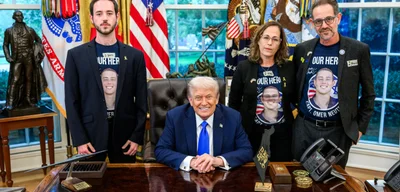 Trump poses for photograph with family of Israeli prisoner held by Hamas