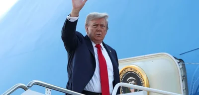 Trump Urges Ukraine to Consider Territorial Concessions in Peace Talks with Putin