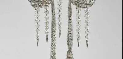 Eight pieces of jewelry stolen from the Louvre, including Empress Eugénie's diamond corsage bow