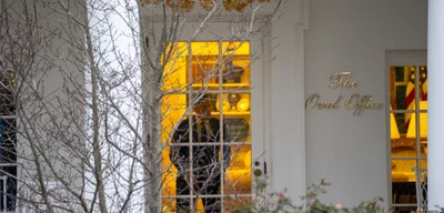 Secretary of State Marco Rubio seen pacing in Oval Office awaiting Trump