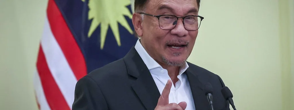 Anwar Ibrahim Urges Thailand and Cambodia to De-escalate Border Dispute Amid Rising Tensions