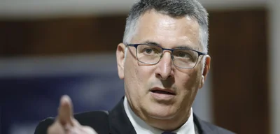 Israel's FM Sa'ar Rejects European Pressure, Demands Focus on Hostage Release