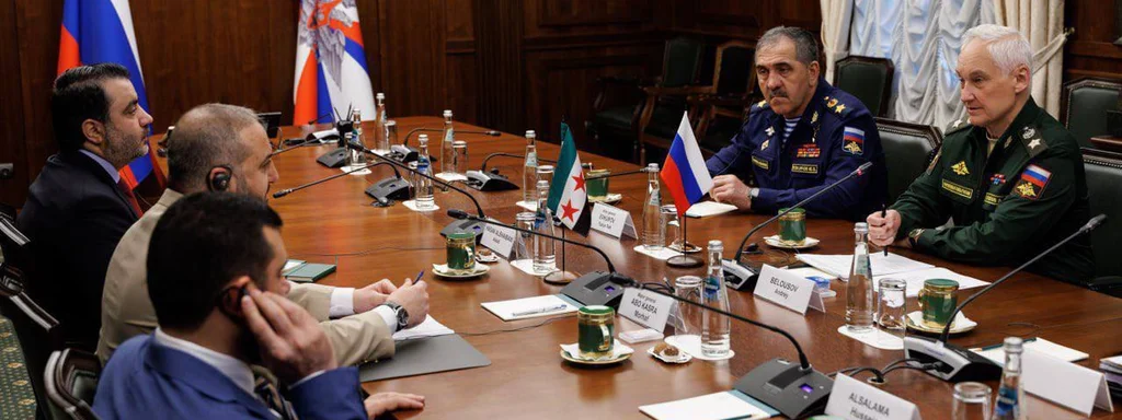 Syrian Leaders Meet with Russia’s Defense Minister to Secure Military Support Amid Rising Tensions