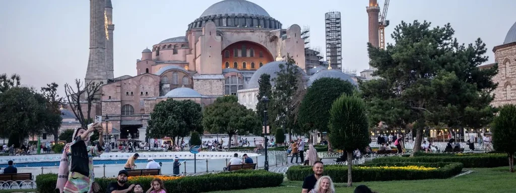 Breaking: Foreign Tourist Arrivals to Türkiye Plummet 20% in July