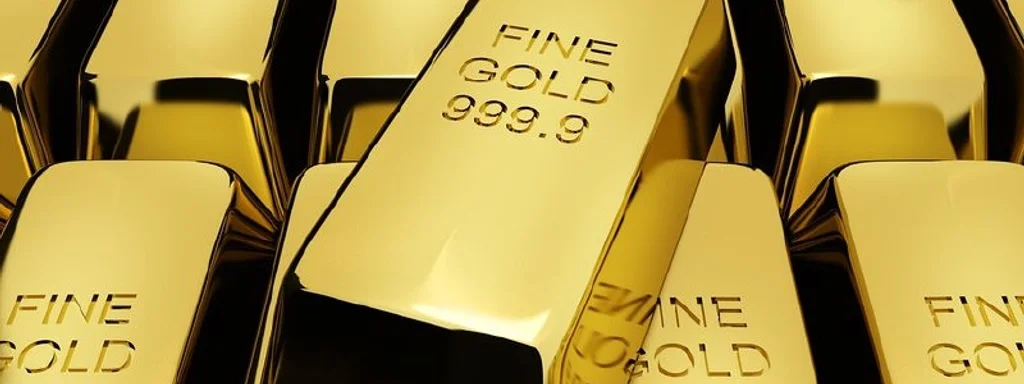 Gold Prices Surge Past $3,500: Investors Seek Safety Amid Turmoil