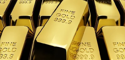 Gold Prices Surge Past $3,500: Investors Seek Safety Amid Turmoil