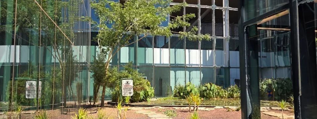 Featured image for: Houthi Drone Attack Injures Two at Eilat's Ramon Airport Houthi Drone Attack Injures Two at Eilat's Ramon Airport