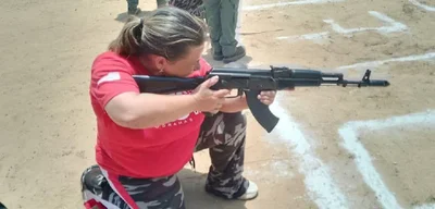 Venezuelan Army trains civilians to form defense militias