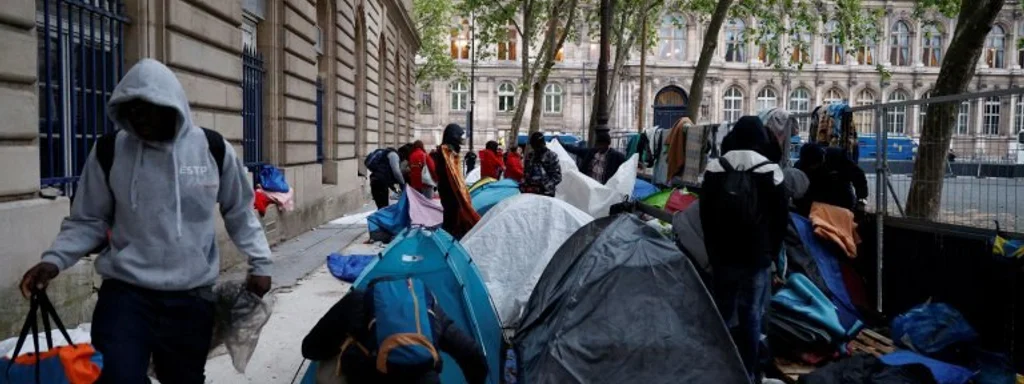 Featured image for: Philippe de Villiers' immigration referendum petition exceeds 1 million signatures Philippe de Villiers' immigration referendum petition exceeds 1 million signatures