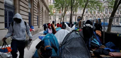 Philippe de Villiers' immigration referendum petition exceeds 1 million signatures