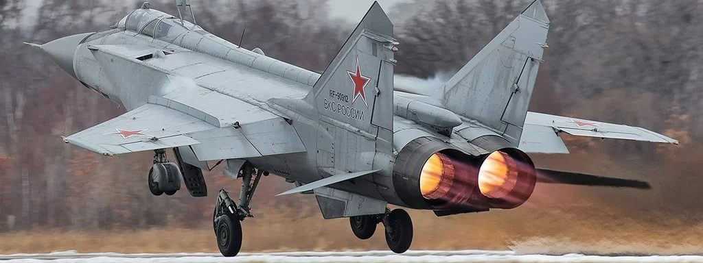 Russian MiG-31 interceptor crashes during training flight, pilots safe