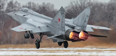 Russian MiG-31 interceptor crashes during training flight, pilots safe