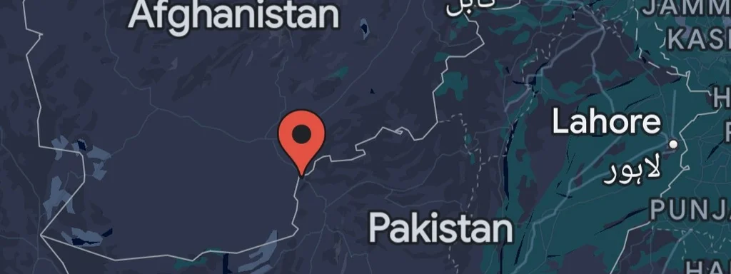 Featured image for: Heavy clashes continue on Afghan-Pakistani border; crossings closed Heavy clashes continue on Afghan-Pakistani border; crossings closed