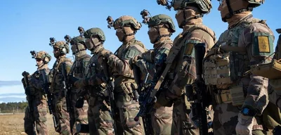 Russian SVR Claims France Plans 2,000-Troop Deployment to Ukraine