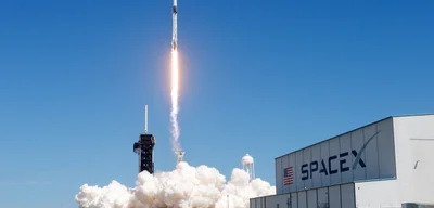 SpaceX awarded $2B Pentagon contract for missile- and aircraft-tracking satellites