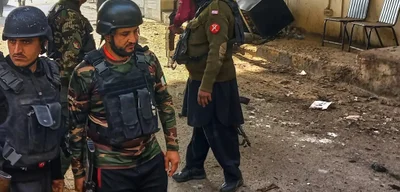 Three suicide bombers attack Frontier Constabulary headquarters in Peshawar