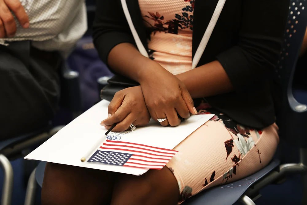 USCIS Warns: Undocumented Immigrants Applying for Green Cards Risk Deportation