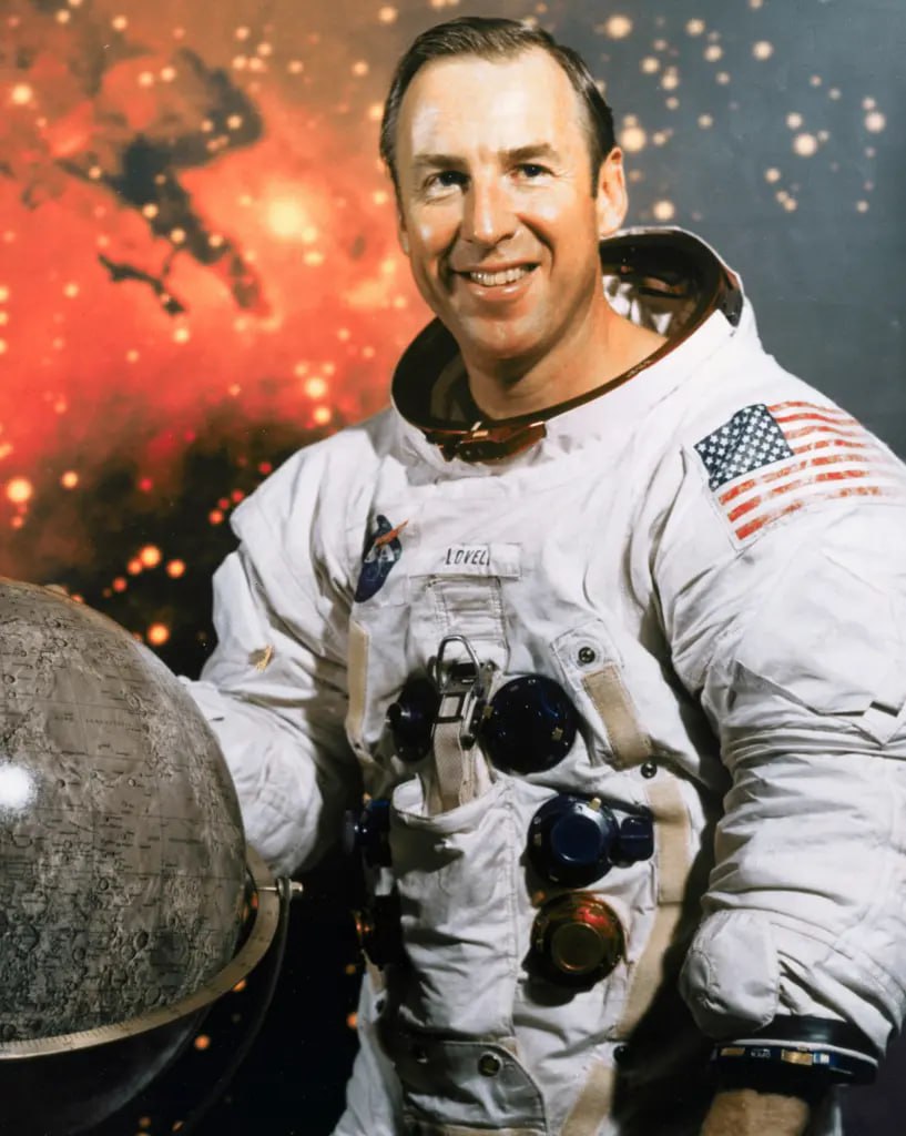 Apollo 13 Commander James Lovell Dies at 97, Leaving Legacy of Courage and Innovation