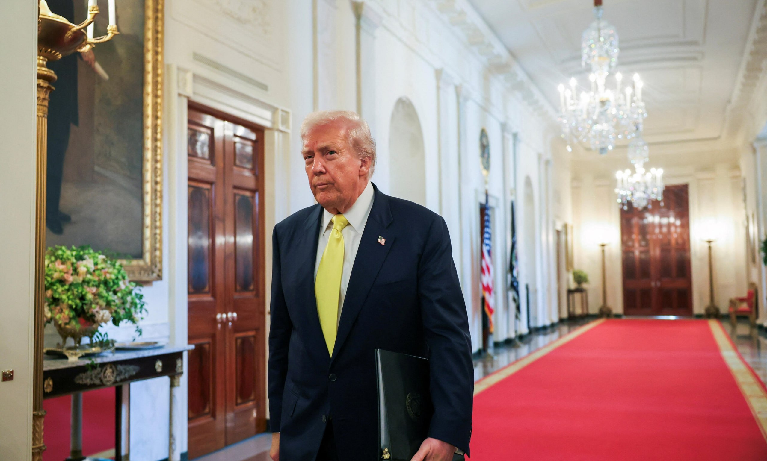 Trump Extends Tariff Freeze on Chinese Goods, Averting 145% Rate Surge Amid Trade Talks