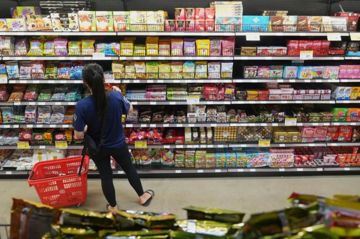 U.S. Inflation Climbs to 2.7% as Housing Costs Drive Core Prices to 3.1%