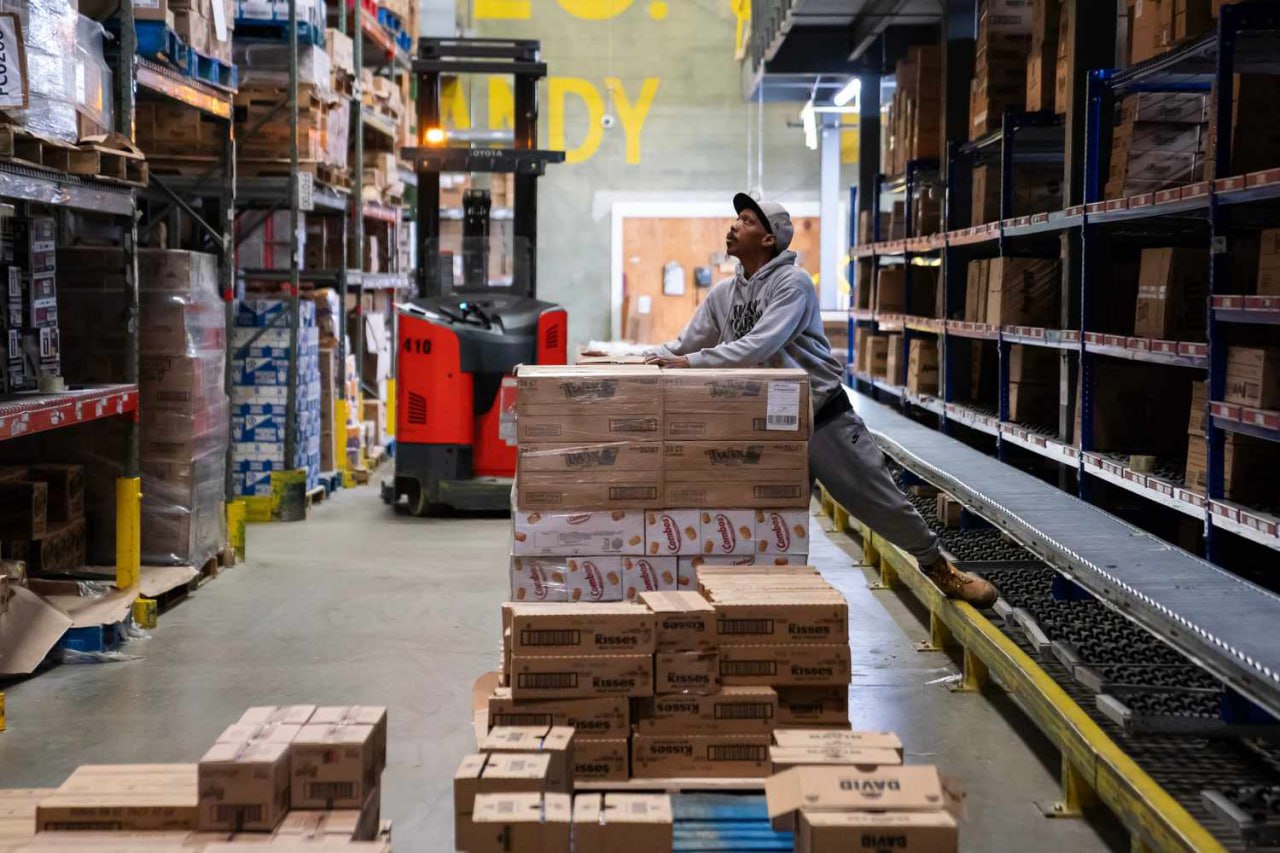 U.S. Unemployment Hits Four-Year High at 4.3% as Job Growth Stalls