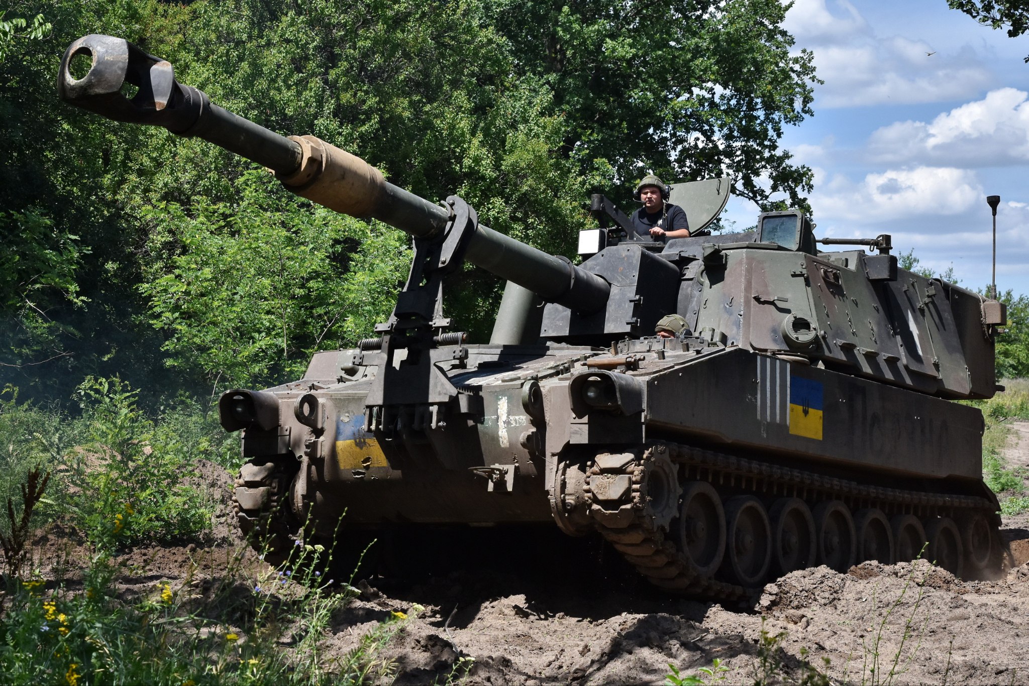 U.S. Approves $330 Million Military Aid to Strengthen Ukraine's Defense Against Aggression