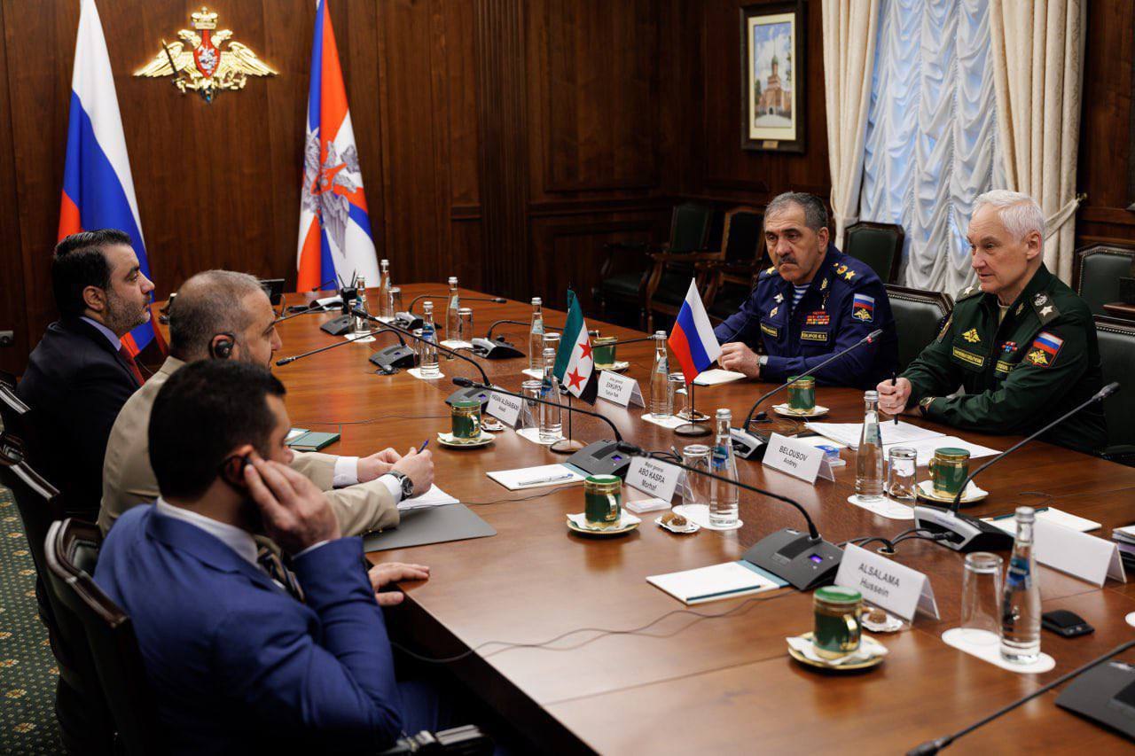 Syrian Leaders Meet with Russia’s Defense Minister to Secure Military Support Amid Rising Tensions