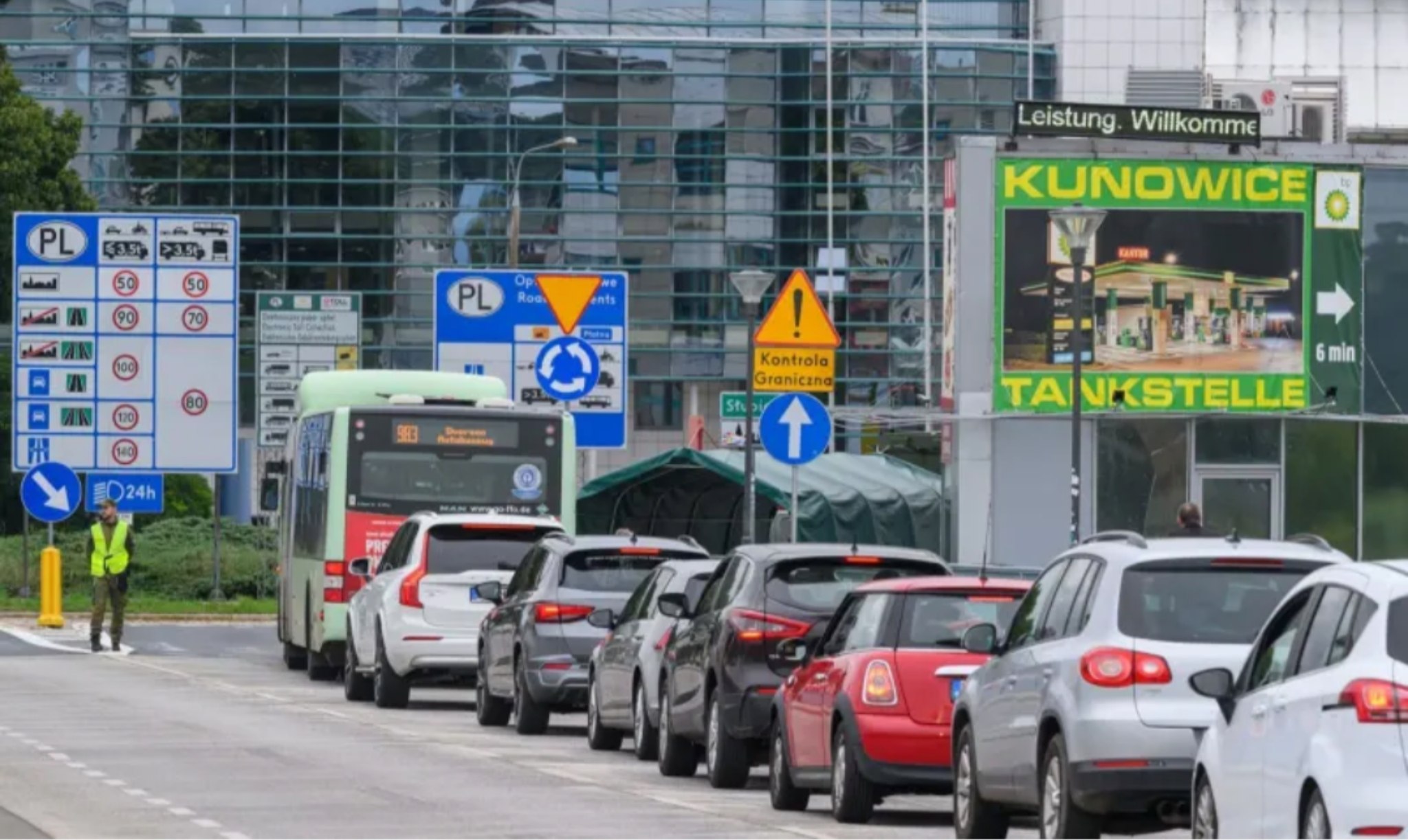 Poland Extends Border Controls with Germany Until October 4, Heightening Security Concerns