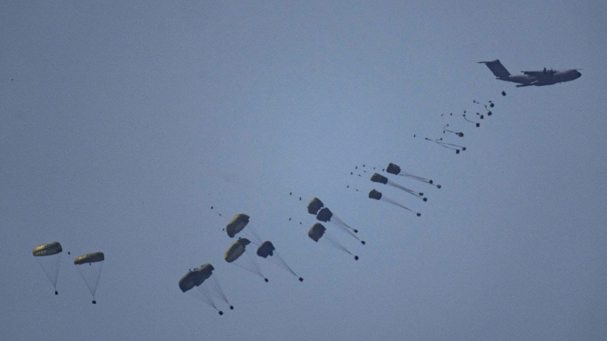 Gaza Ministry Urges Nations to Halt Aid Parachutes, Citing Chaos and Danger for Civilians
