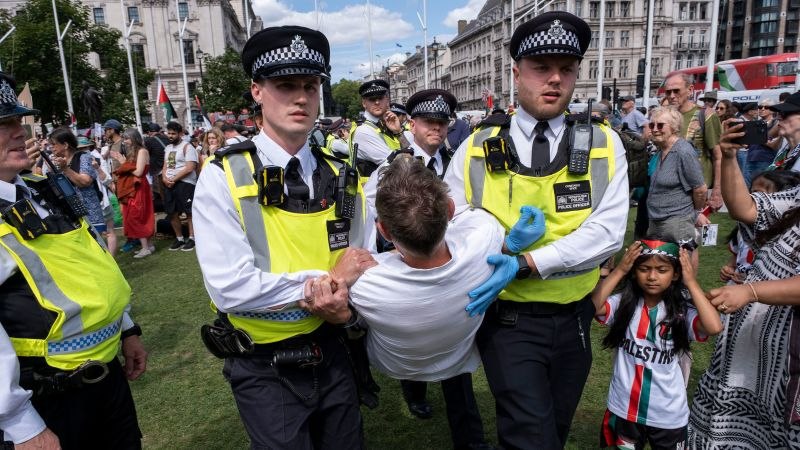 London Police Arrest Over 466 During Pro-Palestine Protest Amid Anti-Terror Laws