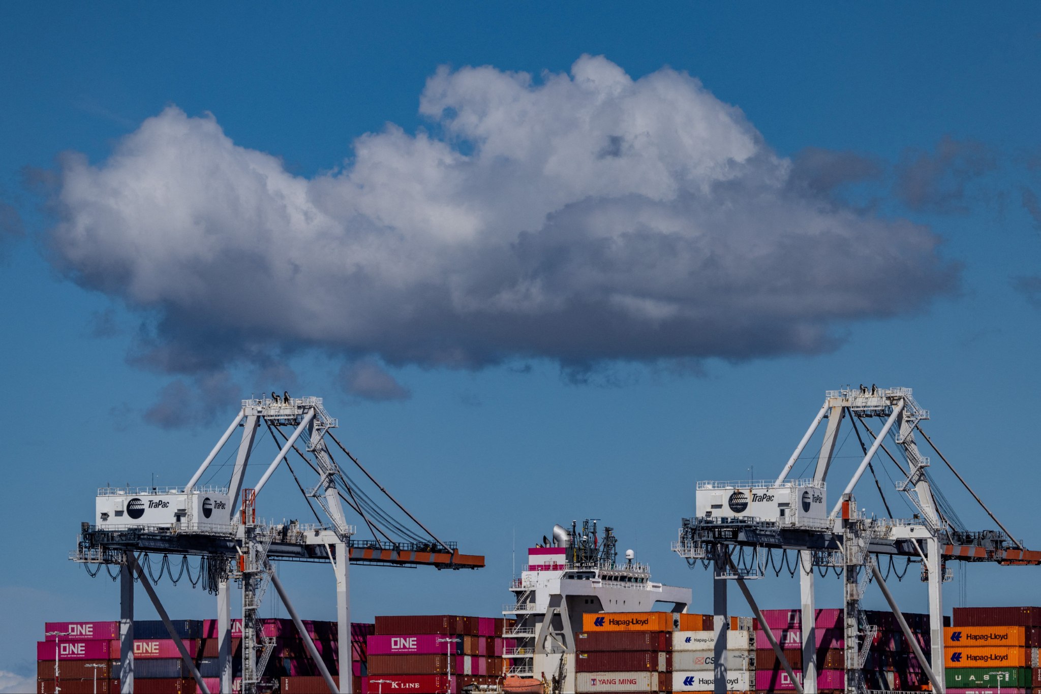 U.S. Ends $800 Tariff Exemption: All Imports Face New Duties
