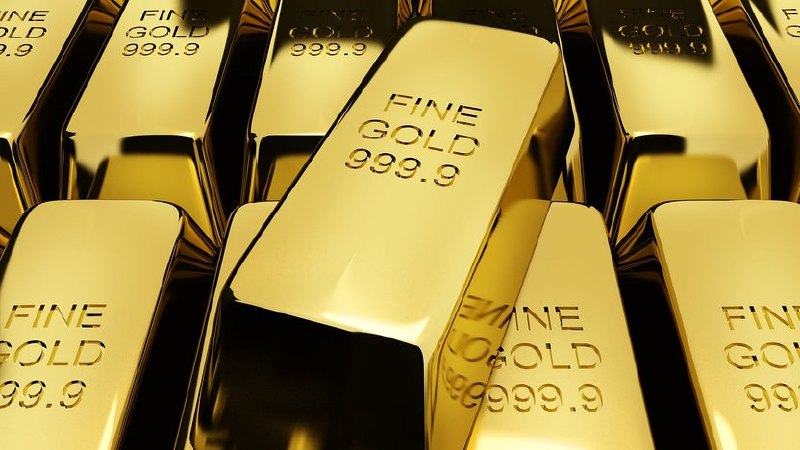 Gold Prices Surge Past $3,500: Investors Seek Safety Amid Turmoil