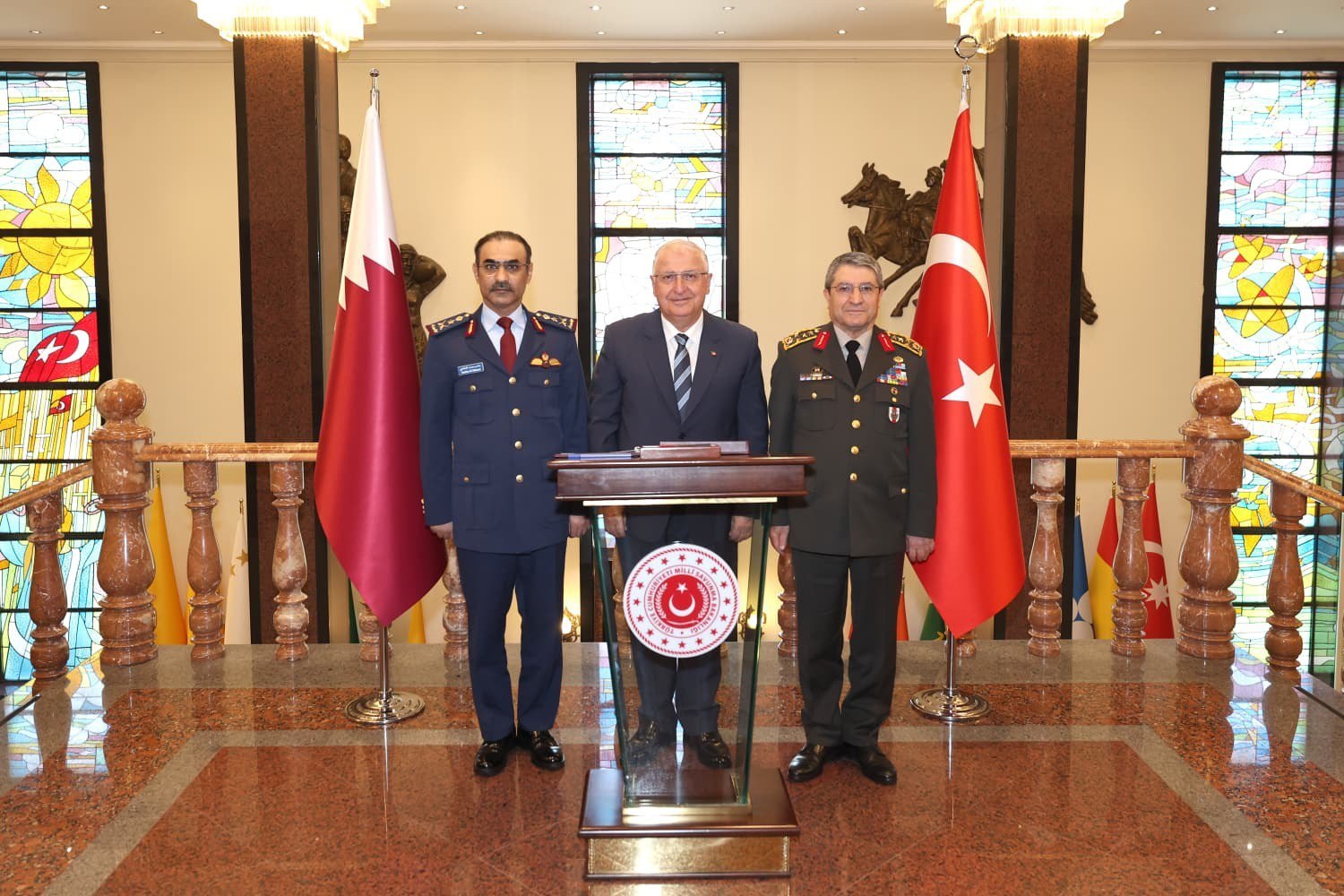 Turkish and Qatari Defense Leaders Meet to Strengthen Military Ties