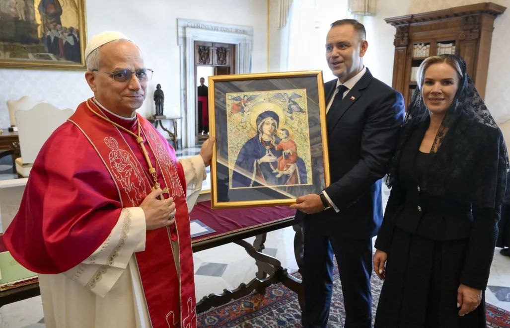 Polish President Nawrocki Invites Pope to 2027 Marian Anniversary