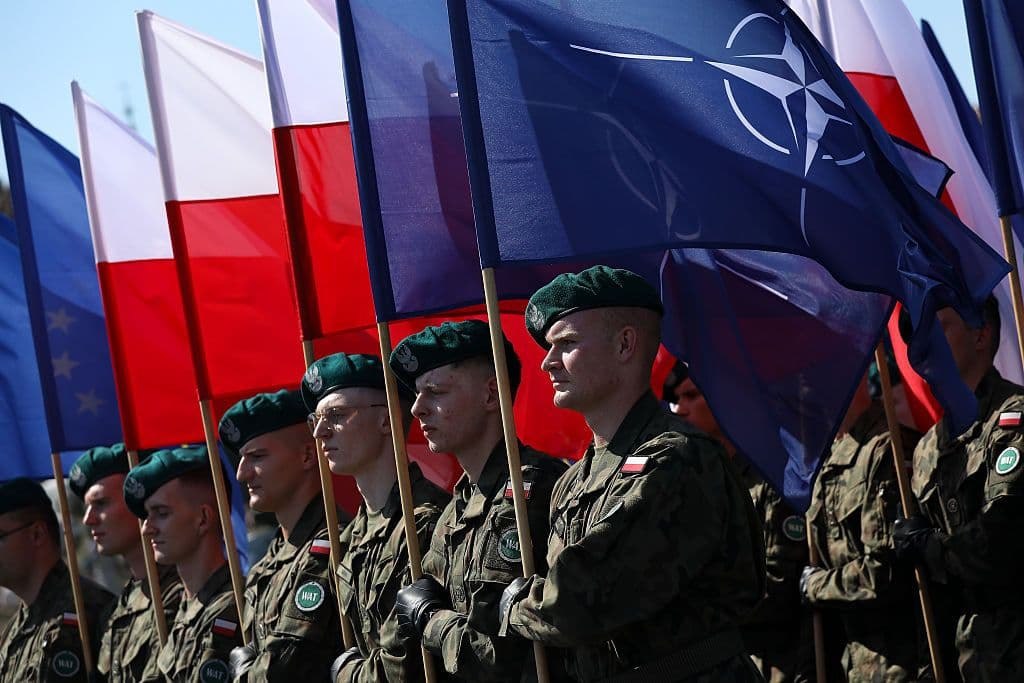 Polish President signs resolution for NATO troop deployment in Poland