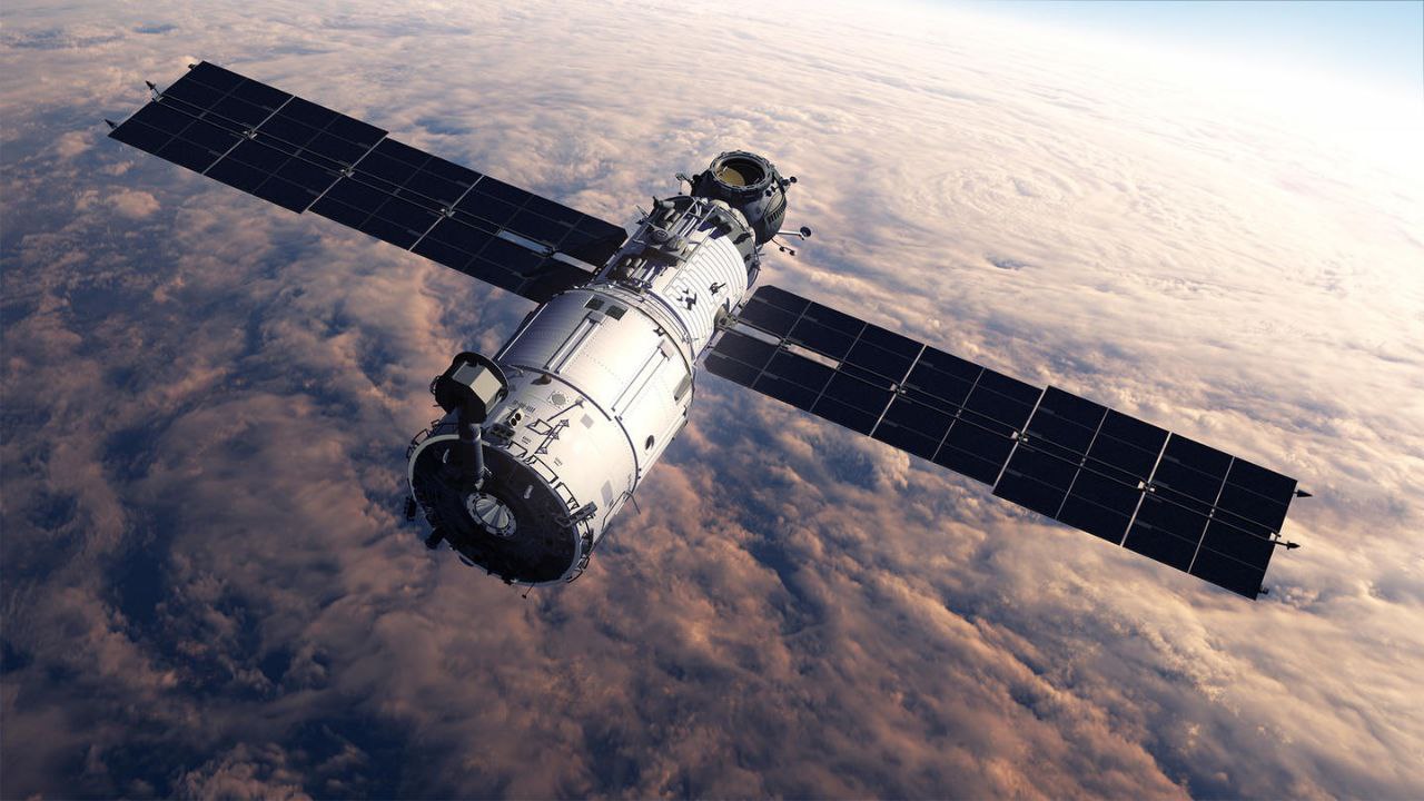 Two Russian satellites shadow German military satellites; Germany invests €35B in space defenses
